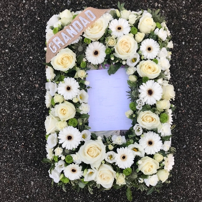 Photo, frame, funeral, tribute, flowers, wreath, rose, gerbera, delivery, Gravesend, florist