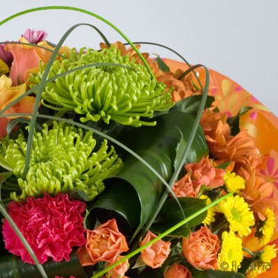 bright, vibrant, luxury, handtie, gift, bouquet, www.thegravesendflorist.co.uk