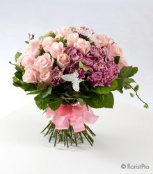pink, rose, carnation, luxury, designer, handtie, bouquet, www.thegravesendflorist.co.uk