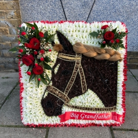 Horse, head, Funeral, sympathy, wreath, tribute, flowers, florist, gravesend, Northfleet, Kent, London, Essex 