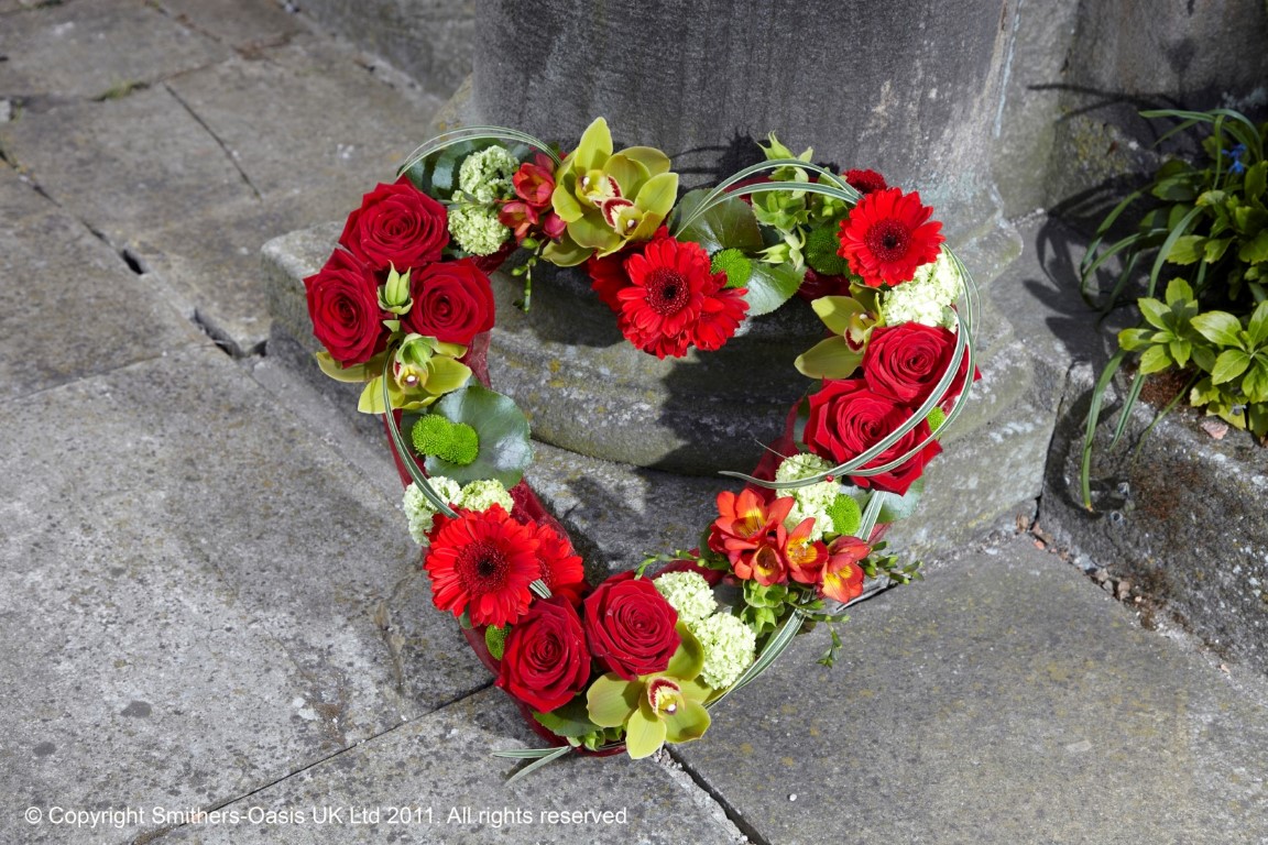 Funeral, wreath, heart, flowers, gravesend, florist, delivery