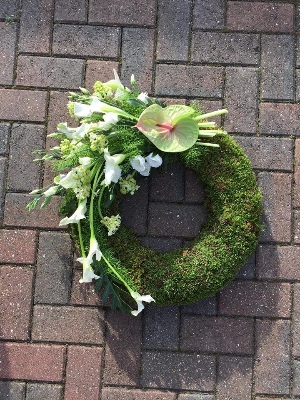 Funeral, wreath, unusual, modern, flowers, gravesend, florist, delivery