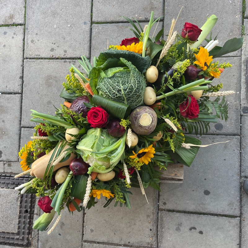 Vegetable, fruit, allotment, coffin, spray, funeral, gravesend, Kent, flowers, Florist, 