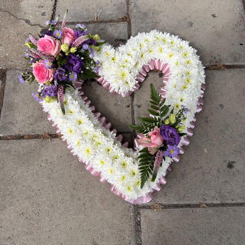 White, heart, wreath, funeral, flowers, tribute, gravesend, Florist, kent