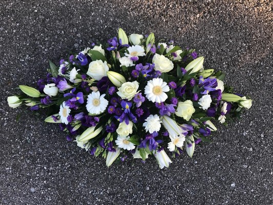 Purple, white, funeral, oasis, spray, wreath, flowers, florist, Gravesend, delivery 