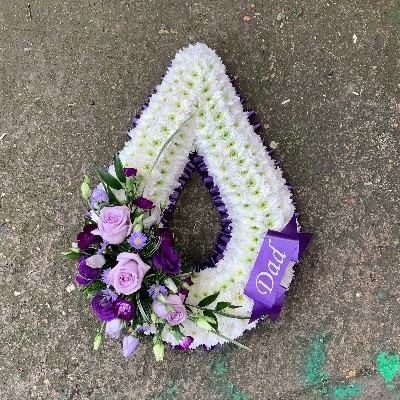 Chaplet, teardrop, Funeral, sympathy, wreath, flowers, florist, Gravesend, northfleet, Kent, London 