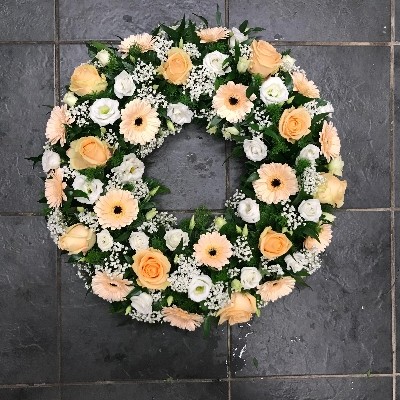 Rose, gerbera, lisianthus, gypsophila, peach, white, Funeral, sympathy, wreath, tribute, flowers, florist, gravesend, Northfleet, Kent, london