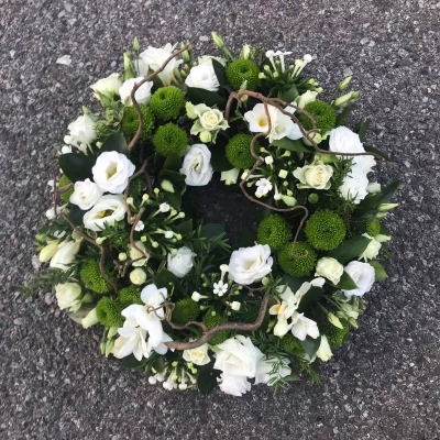 Woodland, willow, twig, green, white, moss, Funeral, sympathy, wreath, tribute, flowers, florist, gravesend, Northfleet, Kent, london