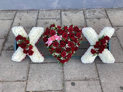 Heart, kiss, hearts, kisses, x, funeral, flowers, floral, tribute, wreath, sympathy, florist, Gravesend, Northfleet, kent