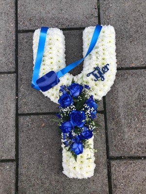 Catapult, sling shot, funeral, tribute, wreath flowers, florist, gravesend, northfleet, kent