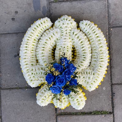 Orange, white, Khanda, Sikh, symbol, funeral, Darbar, gurdwara, flowers, wreath, tribute, gravesend, florist, medway, Dartford, kent, guru, Nanak, 