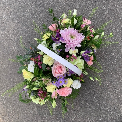 Funeral, wreath, tribute, flowers, florist, gravesend, northfleet, kent, pastel, basket, arrangement 