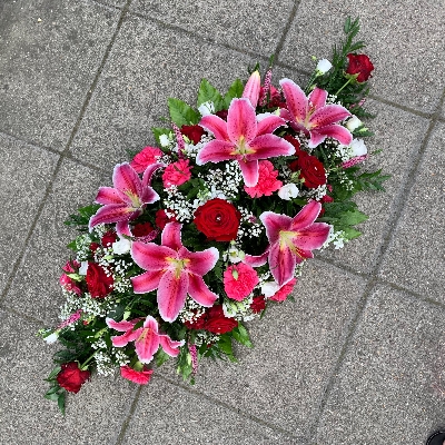 Red, pink, white, coffin, spray, Funeral, sympathy, wreath, tribute, flowers, florist, gravesend, Northfleet, Kent, london
