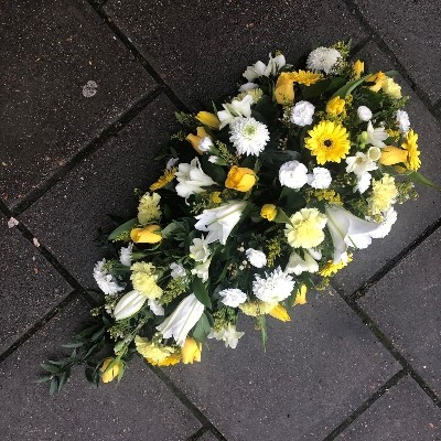 Yellow, white, coffin, spray, Funeral, sympathy, wreath, tribute, flowers, florist, gravesend, Northfleet, Kent, london