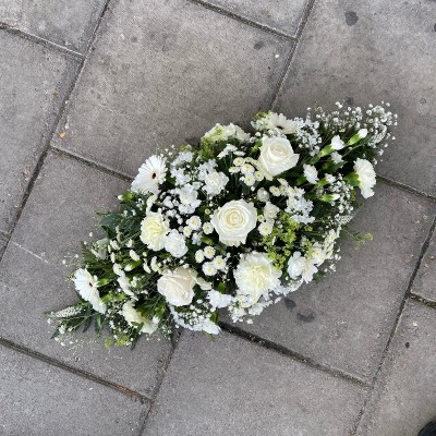 White, spray, Funeral, sympathy, wreath, tribute, flowers, florist, gravesend, Northfleet, Kent, london