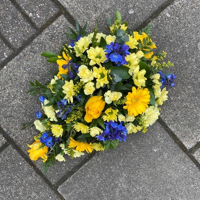 Yellow, blue, spray, Funeral, sympathy, wreath, tribute, flowers, florist, gravesend, Northfleet, Kent, london