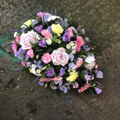 Pretty, pastel, spray, Funeral, sympathy, wreath, tribute, flowers, florist, gravesend, Northfleet, Kent, london