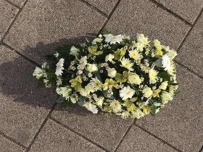 Lemon, white, spray, Funeral, sympathy, wreath, tribute, flowers, florist, gravesend, Northfleet, Kent, london