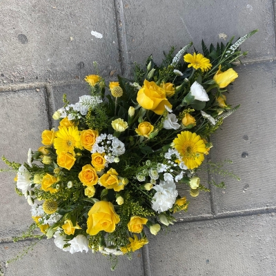 Yellow, white, spray, Funeral, sympathy, wreath, tribute, flowers, florist, gravesend, Northfleet, Kent, london