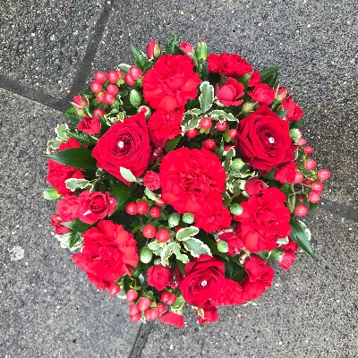 Red, posy, arrangement, Funeral, sympathy, wreath, tribute, flowers, florist, gravesend, Northfleet, Kent, london