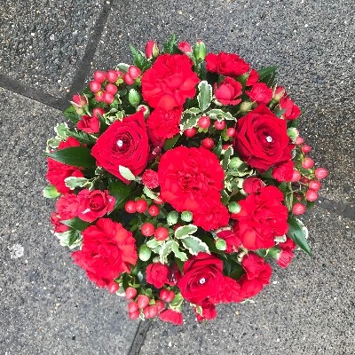 Red, posy, arrangement, Funeral, sympathy, wreath, tribute, flowers, florist, gravesend, Northfleet, Kent, london