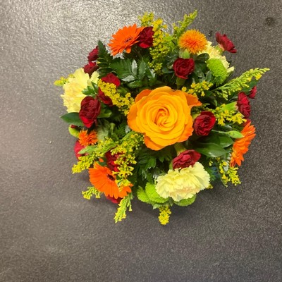 Seasonal, posy, arrangement, Funeral, sympathy, wreath, tribute, flowers, florist, gravesend, Northfleet, Kent, london