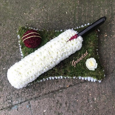  Cricket, bat, ball, pillow, Funeral, sympathy, wreath, tribute, flowers, florist, gravesend, Northfleet, Kent, london