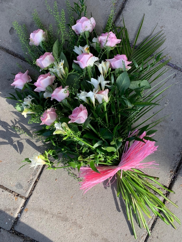 Rose, freesia, tied, sheaf, bouquet, Funeral, sympathy, wreath, tribute, flowers, florist, gravesend, Northfleet, Kent, london