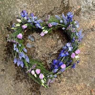 Eco, biodegradable, heart, Funeral, sympathy, wreath, tribute, flowers, florist, gravesend, Northfleet, Kent, london