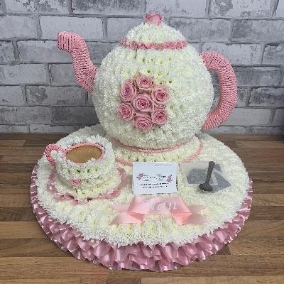 Teapot, pretty, cup, tea, pot, Funeral, sympathy, wreath, tribute, flowers, florist, gravesend, Northfleet, Kent, london