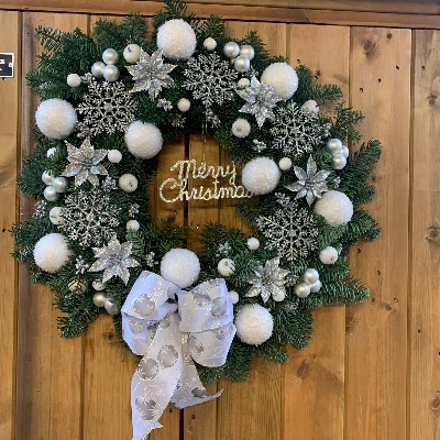 Snow sparkle wreath
