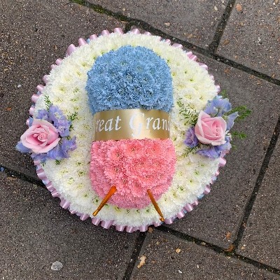 Ball, wool, posy, arrangement, Funeral, sympathy, wreath, tribute, flowers, florist, gravesend, Northfleet, Kent, london