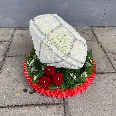 Diamond, gem, diamanté, glitter, sparkle, Funeral, sympathy, wreath, tribute, flowers, florist, gravesend, Northfleet, Kent, london