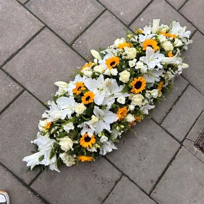 Sunflower, lily, coffin, spray, pretty, rustic, Funeral, sympathy, wreath, tribute, flowers, florist, gravesend, Northfleet, Kent, London