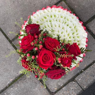 Red, white, posy, pad, Funeral, sympathy, wreath, tribute, flowers, florist, gravesend, Northfleet, Kent, London, Essex 