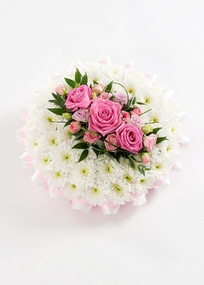 Pink, white, posy, Funeral, sympathy, wreath, tribute, flowers, florist, gravesend, Northfleet, Kent, london