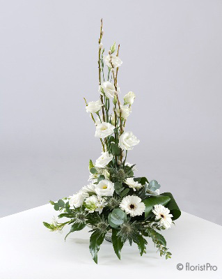 Christmas, festive, wintery, table, arrangement, centrepiece, flowers, florist, Gravesend, delivery 