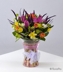 bright, vibrant, spring, handtie, bouquet, www.thegravesendflorist.co.uk