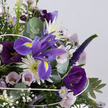 white, lilac, purple, posy, arrangement, www.thegravesendflorist.co.uk