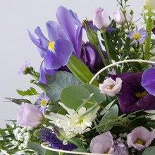 white, lilac, purple, posy, arrangement, www.thegravesendflorist.co.uk