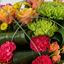 bright, vibrant, luxury, handtie, gift, bouquet, www.thegravesendflorist.co.uk