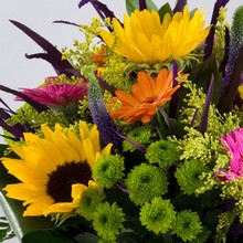 bright, vibrant, sunflower, handtie, bouquet, www.thegravesendflorist.co.uk