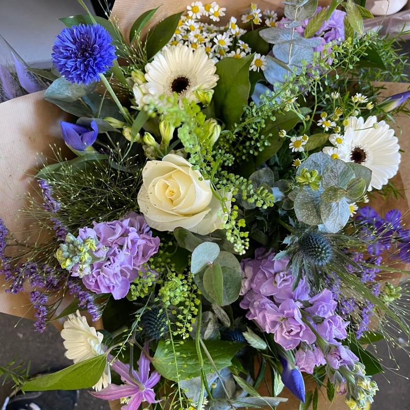 Moody blues handtie bouquet – buy online or call 01474 355007