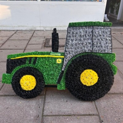 Tractor, John, Deere, farmer, Funeral, sympathy, wreath, tribute, flowers, florist, gravesend, Northfleet, Kent, London, Essex 