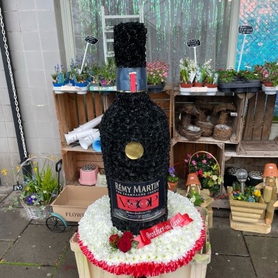 3D, XL, 3ft, 4ft, bottle, drink, traveller, gypsy, Funeral, sympathy, wreath, tribute, flowers, florist, gravesend, Northfleet, Kent, London, Essex 