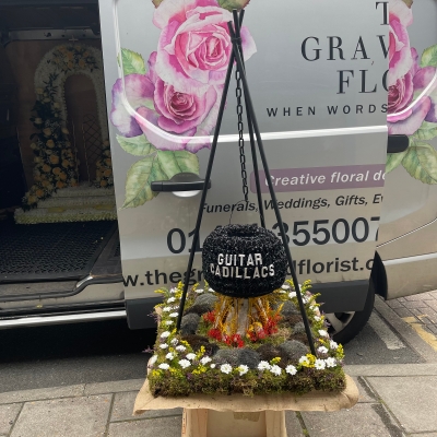 Traveller, gypsy, camp, fire, swing, pot, pan, Funeral, sympathy, wreath, tribute, flowers, florist, gravesend, Northfleet, Kent, London, Essex 