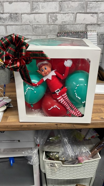 Elf arrival balloon box