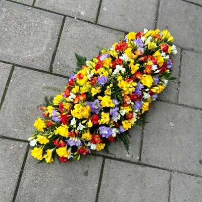 Freesia, scented, coffin, spray, Funeral, sympathy, wreath, tribute, flowers, florist, gravesend, Northfleet, Kent, London, Essex 