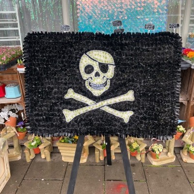 Pirate, flag, jolly, roger, skull, cross, bones, gypsy, traveller, Funeral, sympathy, wreath, tribute, flowers, florist, gravesend, Northfleet, Kent, London, Essex 