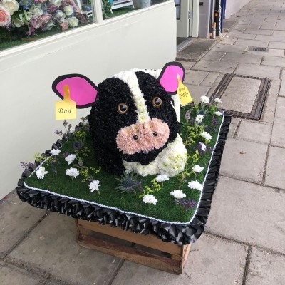 Black, white, dairy, cow, heifer, farmer, milkman, Holstein, friesian, Funeral, sympathy, wreath, tribute, flowers, florist, gravesend, Northfleet, Kent, London, Essex 